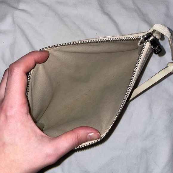 Louis Vuitton clutch - Picture 5 of 15